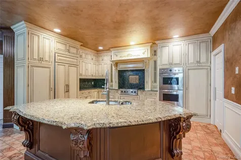47 Pembroke Drive Glen Cove NY 11542