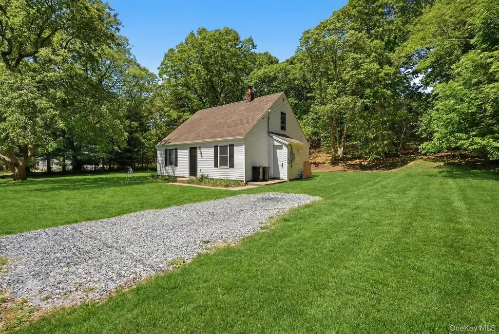 27 Lindner Place Smithtown NY 11787