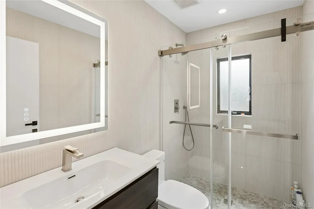 821 Longview Avenue North Woodmere NY 11581