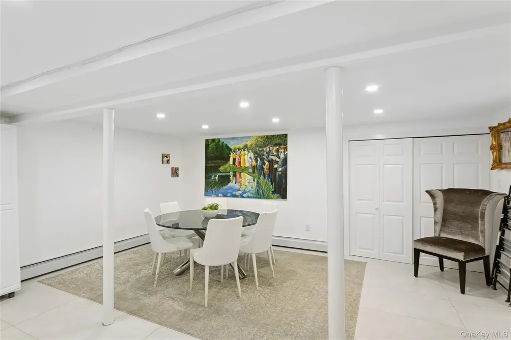 821 Longview Avenue North Woodmere NY 11581
