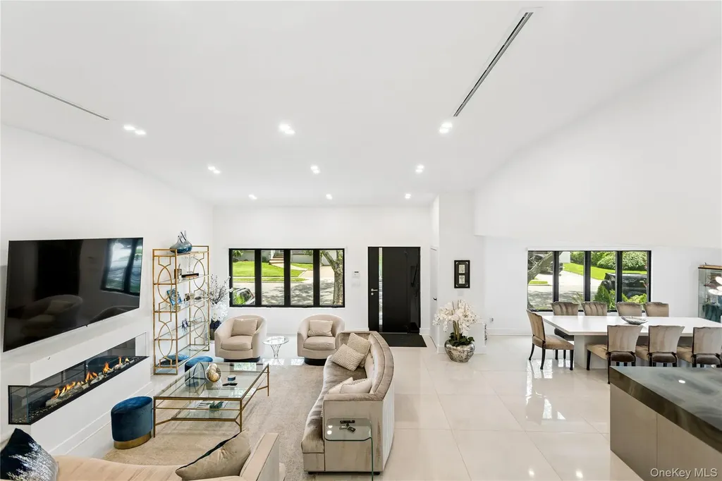 821 Longview Avenue North Woodmere NY 11581