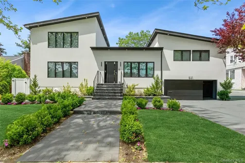 821 Longview Avenue North Woodmere NY 11581