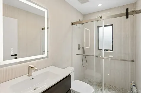 821 Longview Avenue North Woodmere NY 11581