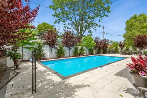 821 Longview Avenue North Woodmere NY 11581