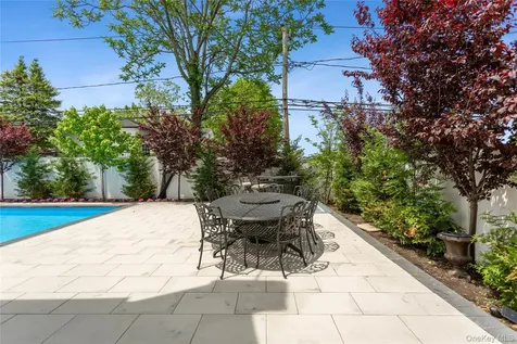 821 Longview Avenue North Woodmere NY 11581