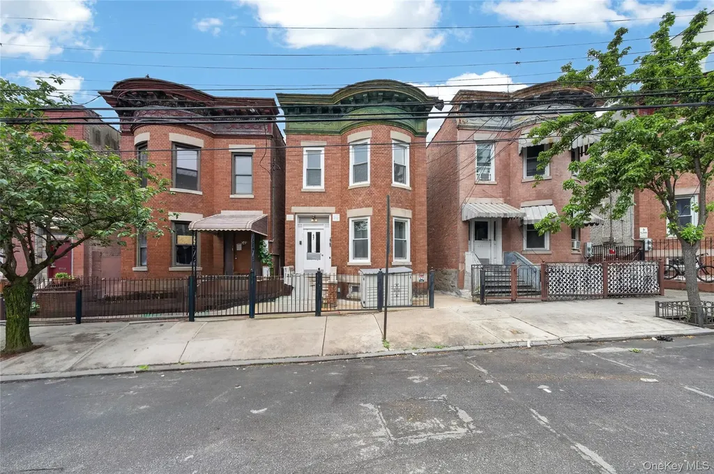647 Manida Street Bronx NY 10474