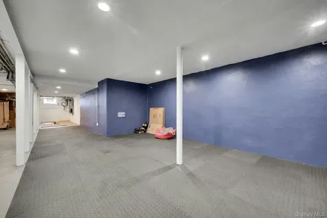 1 Canterbury Road Scarsdale NY 10583
