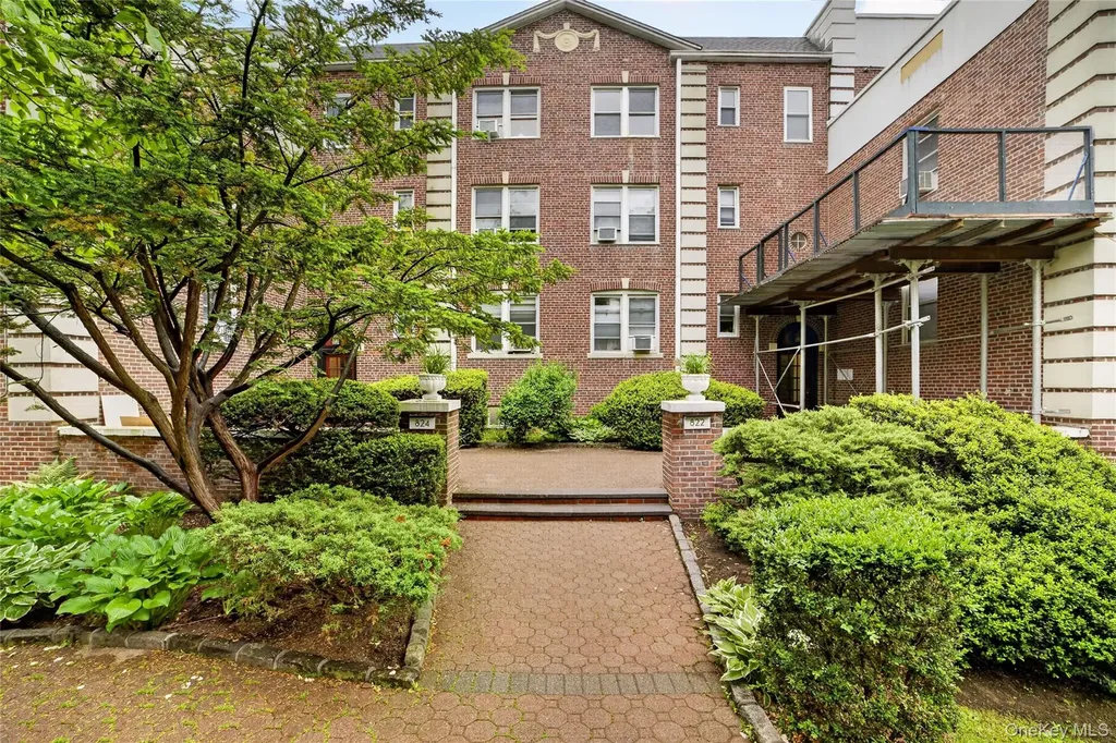 824 Palmer Road Bronxville NY 10708
