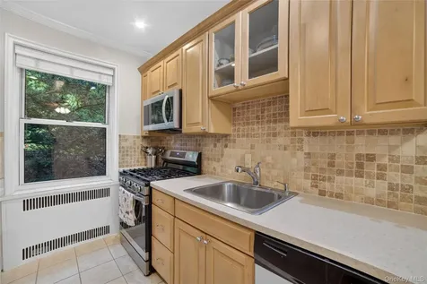 824 Palmer Road Bronxville NY 10708