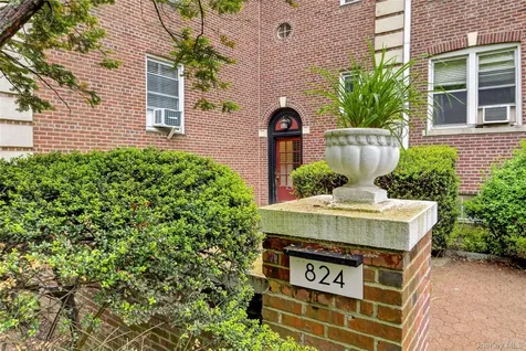 824 Palmer Road Bronxville NY 10708