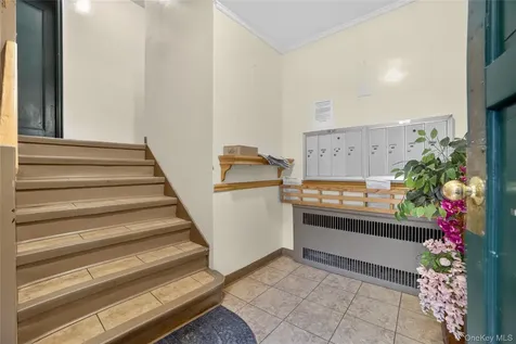 824 Palmer Road Bronxville NY 10708