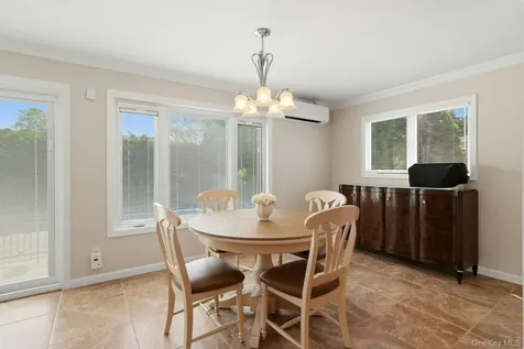 35 3rd Avenue Massapequa Park NY 11762