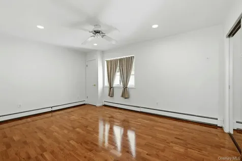 35 3rd Avenue Massapequa Park NY 11762