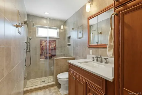 35 3rd Avenue Massapequa Park NY 11762