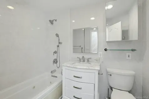35 3rd Avenue Massapequa Park NY 11762