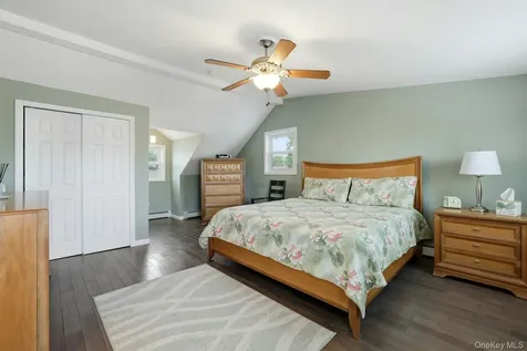 35 3rd Avenue Massapequa Park NY 11762