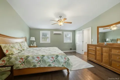 35 3rd Avenue Massapequa Park NY 11762