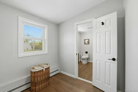 35 3rd Avenue Massapequa Park NY 11762