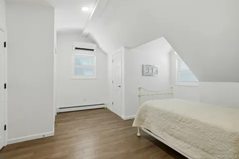 35 3rd Avenue Massapequa Park NY 11762