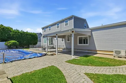 35 3rd Avenue Massapequa Park NY 11762