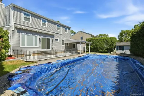 35 3rd Avenue Massapequa Park NY 11762