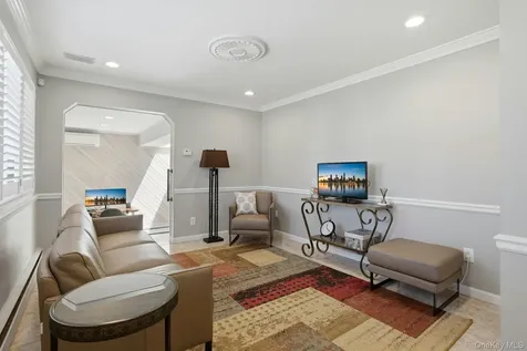 35 3rd Avenue Massapequa Park NY 11762