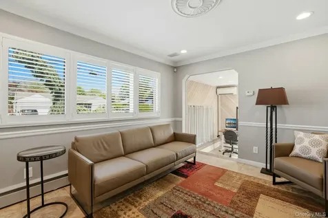 35 3rd Avenue Massapequa Park NY 11762