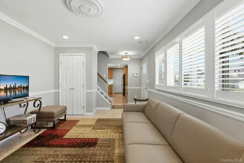 35 3rd Avenue Massapequa Park NY 11762