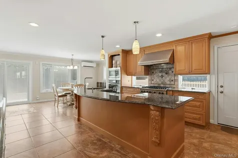 35 3rd Avenue Massapequa Park NY 11762