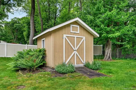 7 Windsor Brook Lane Tappan NY 10983
