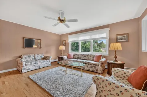7 Windsor Brook Lane Tappan NY 10983