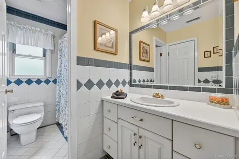 7 Windsor Brook Lane Tappan NY 10983
