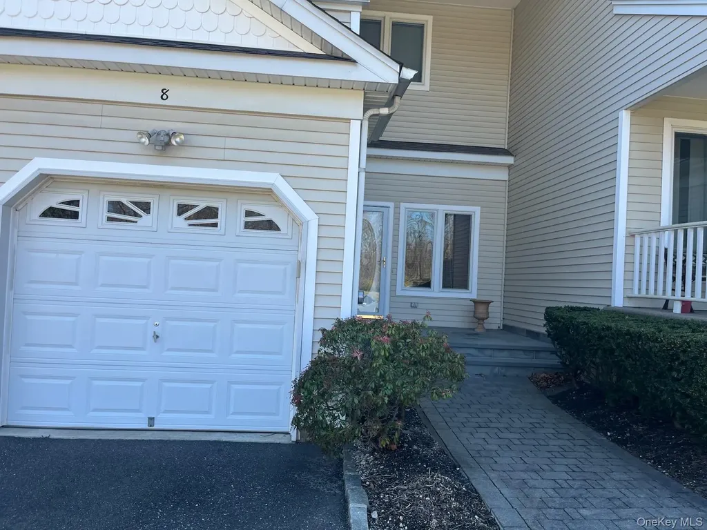 8 Lindbergh Circle Huntington NY 11743