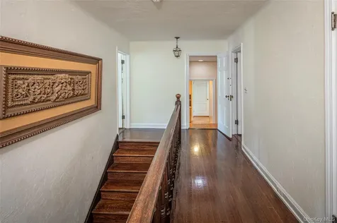 18 Hemlock Road Bronxville NY 10708