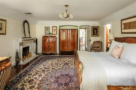18 Hemlock Road Bronxville NY 10708