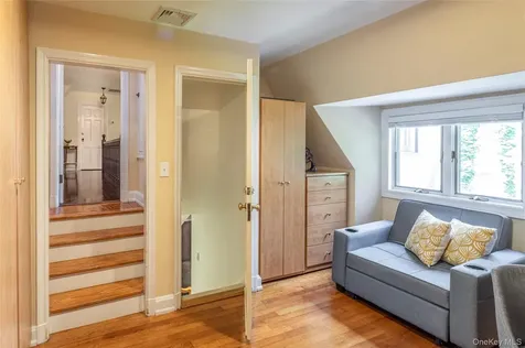 18 Hemlock Road Bronxville NY 10708