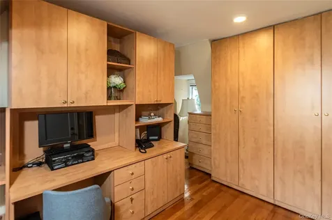 18 Hemlock Road Bronxville NY 10708