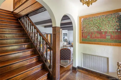18 Hemlock Road Bronxville NY 10708