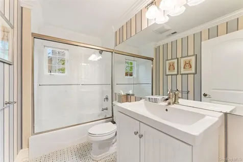 64 Stratton Road Scarsdale NY 10583
