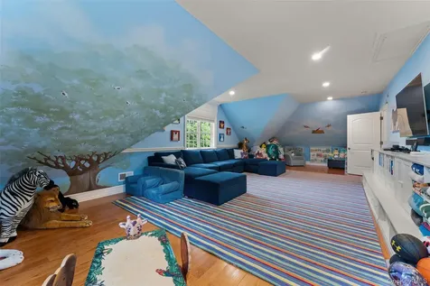 64 Stratton Road Scarsdale NY 10583