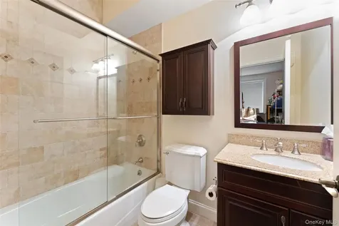 64 Stratton Road Scarsdale NY 10583