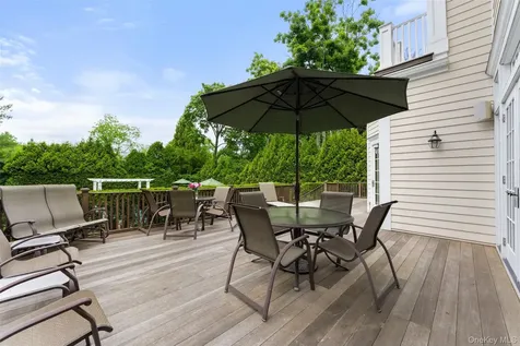 64 Stratton Road Scarsdale NY 10583