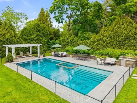 64 Stratton Road Scarsdale NY 10583