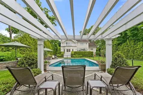 64 Stratton Road Scarsdale NY 10583