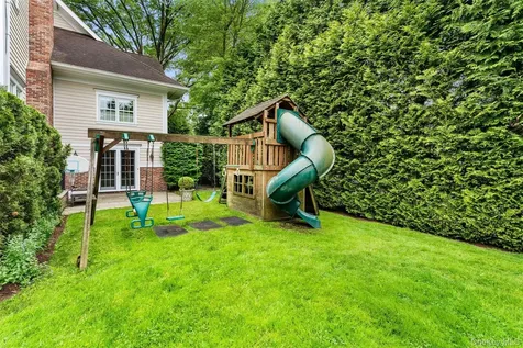 64 Stratton Road Scarsdale NY 10583