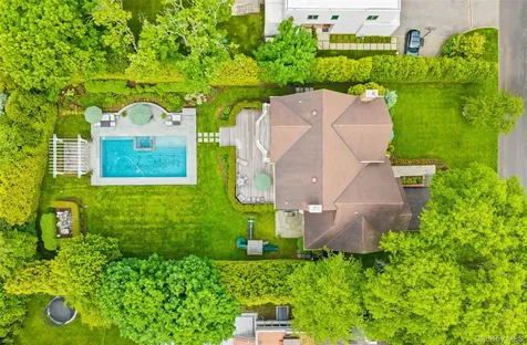 64 Stratton Road Scarsdale NY 10583