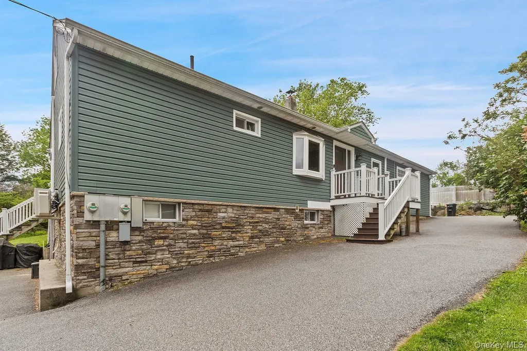 5 Adair Road Cortlandt Manor NY 10567