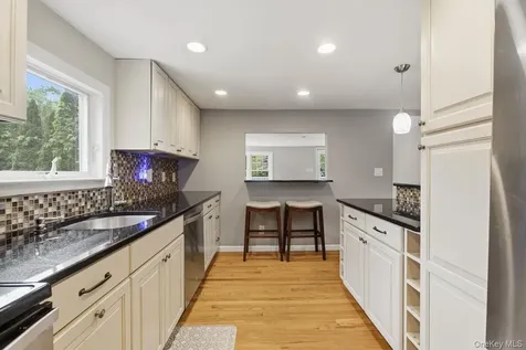 5 Adair Road Cortlandt Manor NY 10567