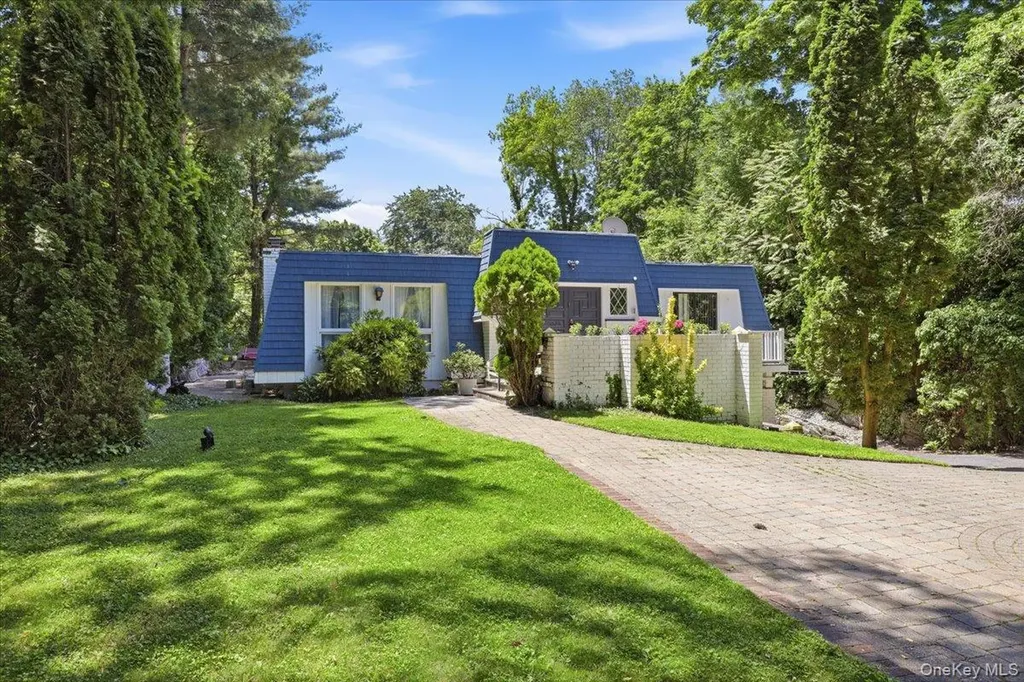 275 Broadfield Road New Rochelle NY 10804