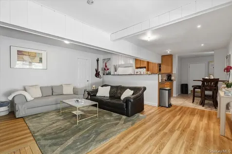 275 Broadfield Road New Rochelle NY 10804